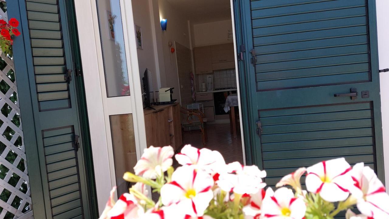 Lovely House Risveglio Fronte Mare Marina Di Pescoluse Exterior foto